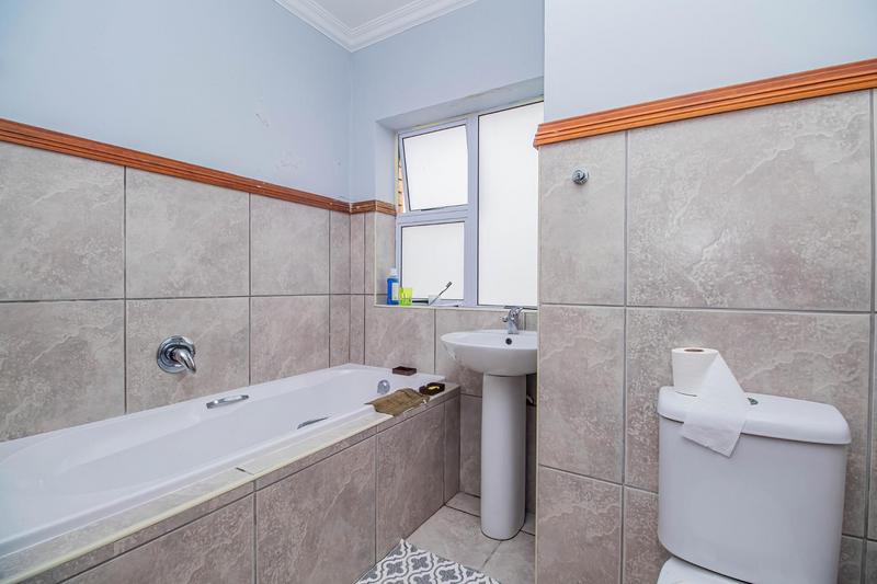 9 Bedroom Property for Sale in Outeniqua Strand Western Cape
